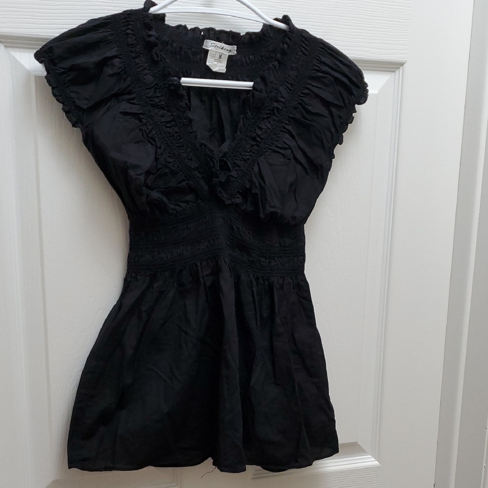 🌺 3 / $45 Black Ruffled Women's Top